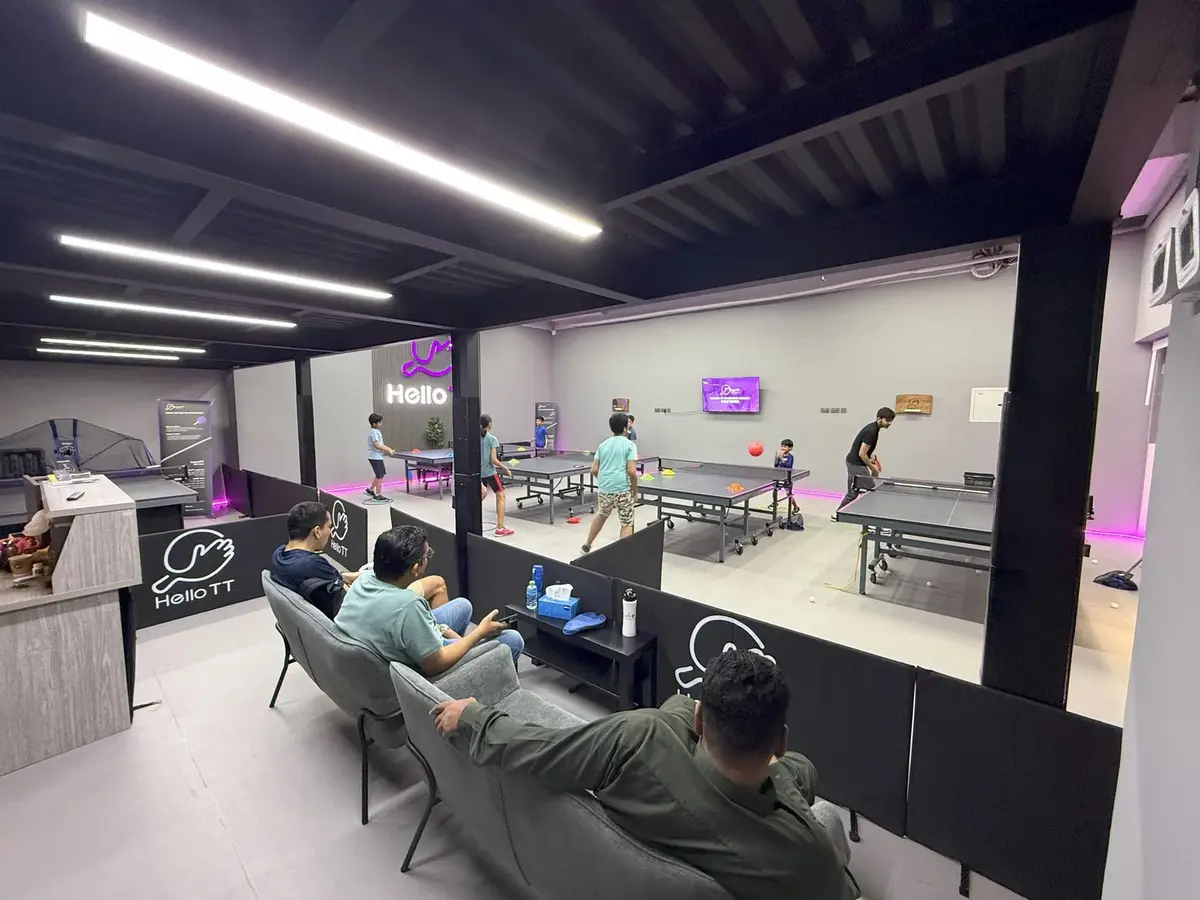 Players enjoying an evening session at HelloTT
